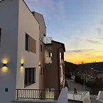 Salt Hill Premium Aparthotel 4*
