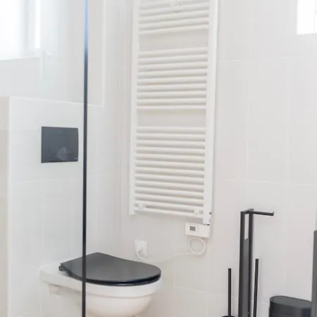 Salt Hill Premium Aparthotel 4*
