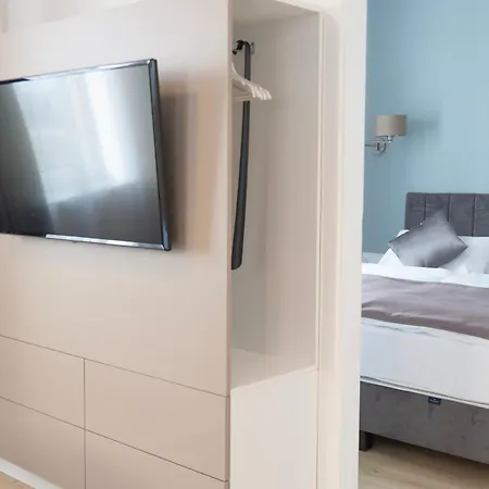 Salt Hill Premium Aparthotel 4*