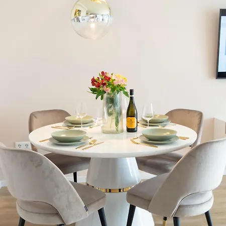 Salt Hill Premium Lägenhetshotell 4*