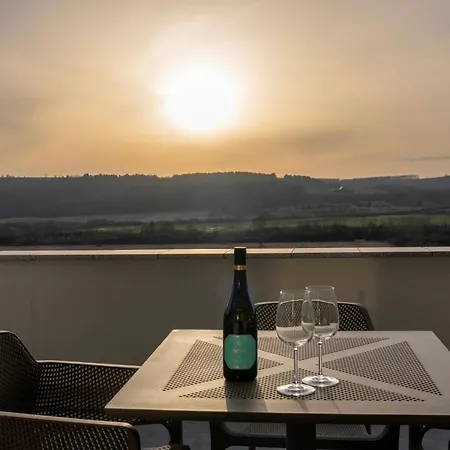 Salt Hill Premium Aparthotel 4*
