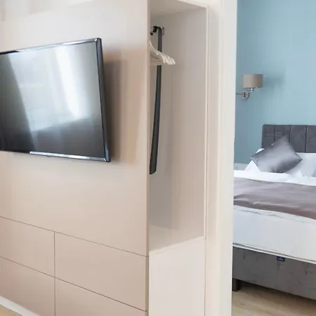 Lägenhetshotell Salt Hill Premium 4*