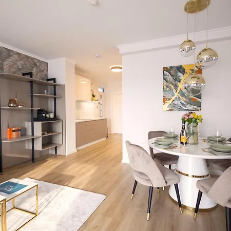 Salt Hill Premium Lägenhetshotell 4*