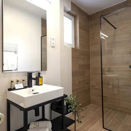 Salt Hill Premium 4*