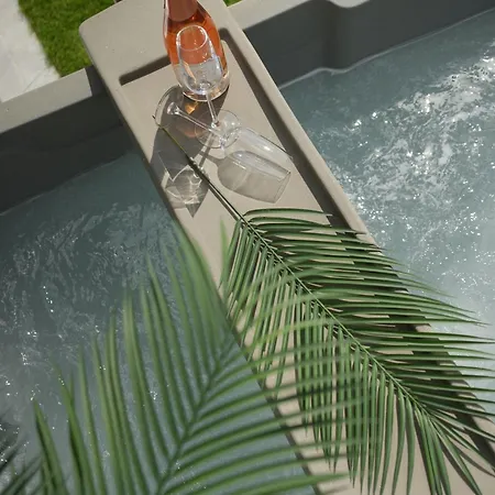 Salt Hill Premium شقة فندقية