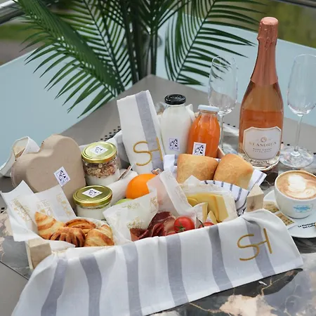 Salt Hill Premium شقة فندقية
