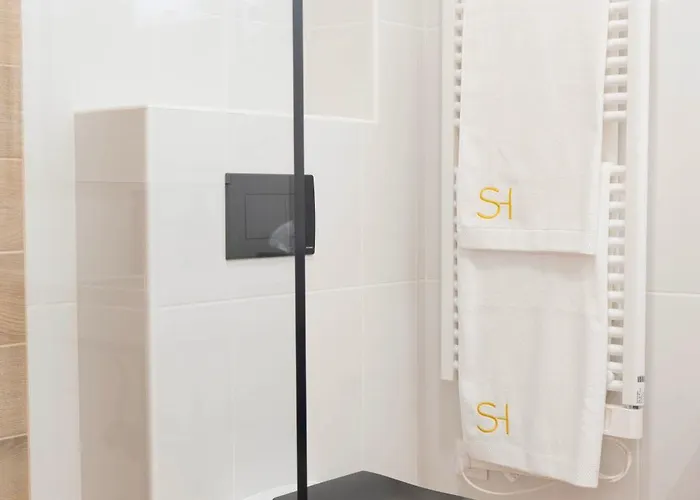 Salt Hill Premium Appart hôtel 4*